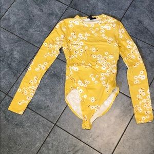 Mustard yellow long sleeve bodysuit w white floral